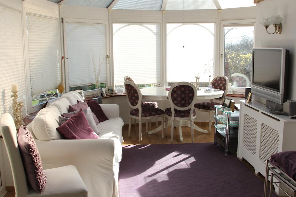 מיידנהד Sunny Cottage מראה חיצוני תמונה